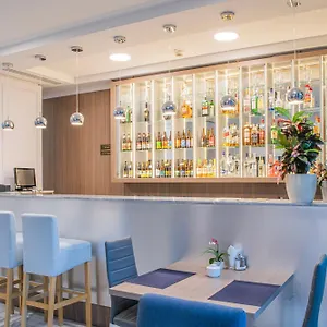 2* Hotel Urbi